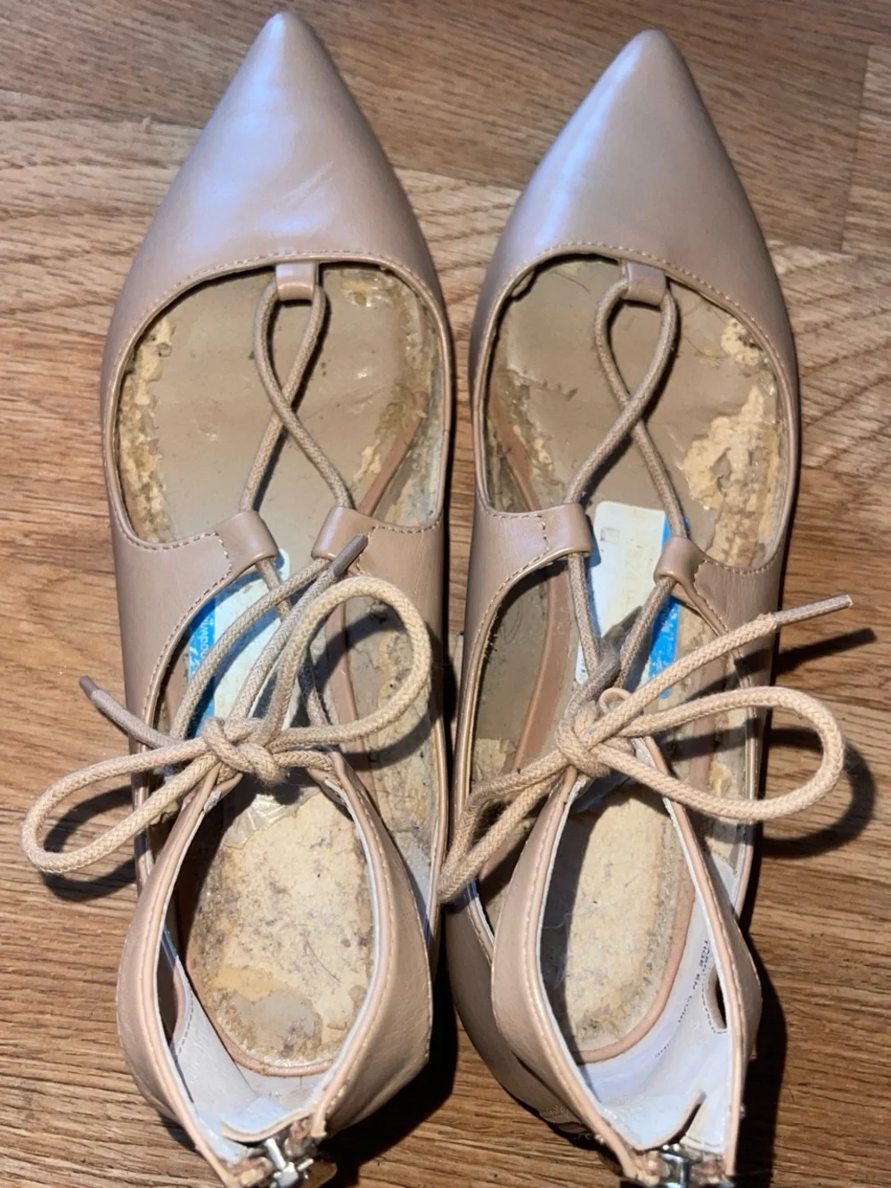 Saks Fifth Avenue elegant pointed